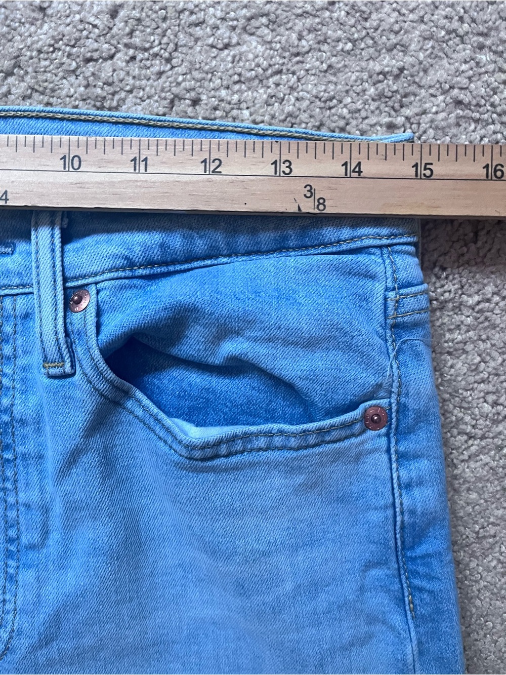 Levi’s Wedgie Skinny Jeans Size 30 Light Blue Button Fly Crop - Picture 8 of 11